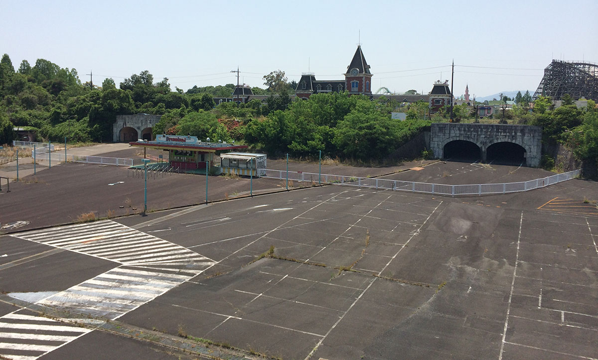 Nara Dreamland abandoned car park