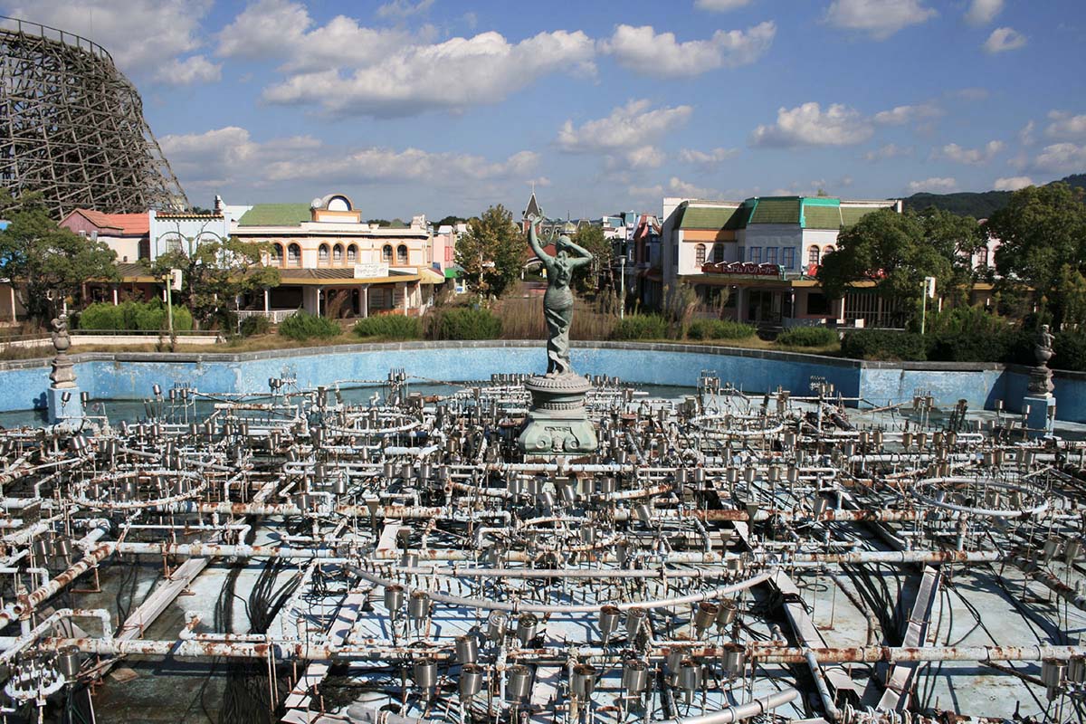 Nara Dreamland fountain and hub
