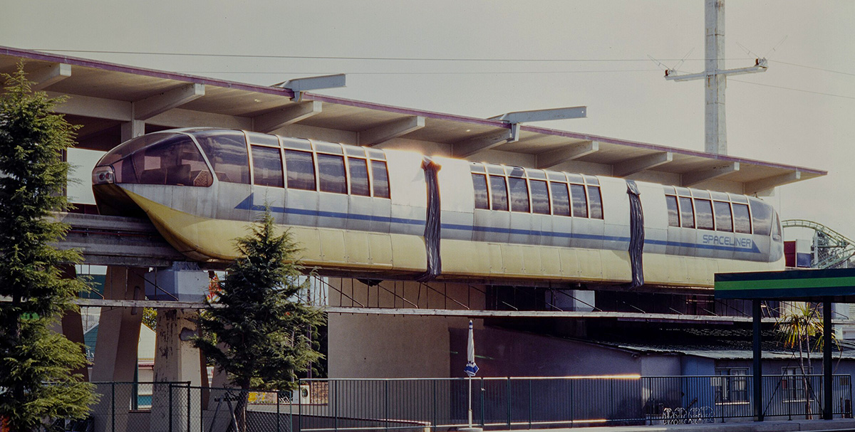 Spaceliner copy of Disney's Monorail