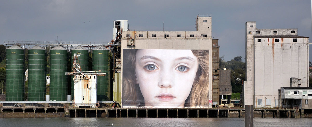 The giant poster which once covered the R&H Hall mill on Waterford's North Quays