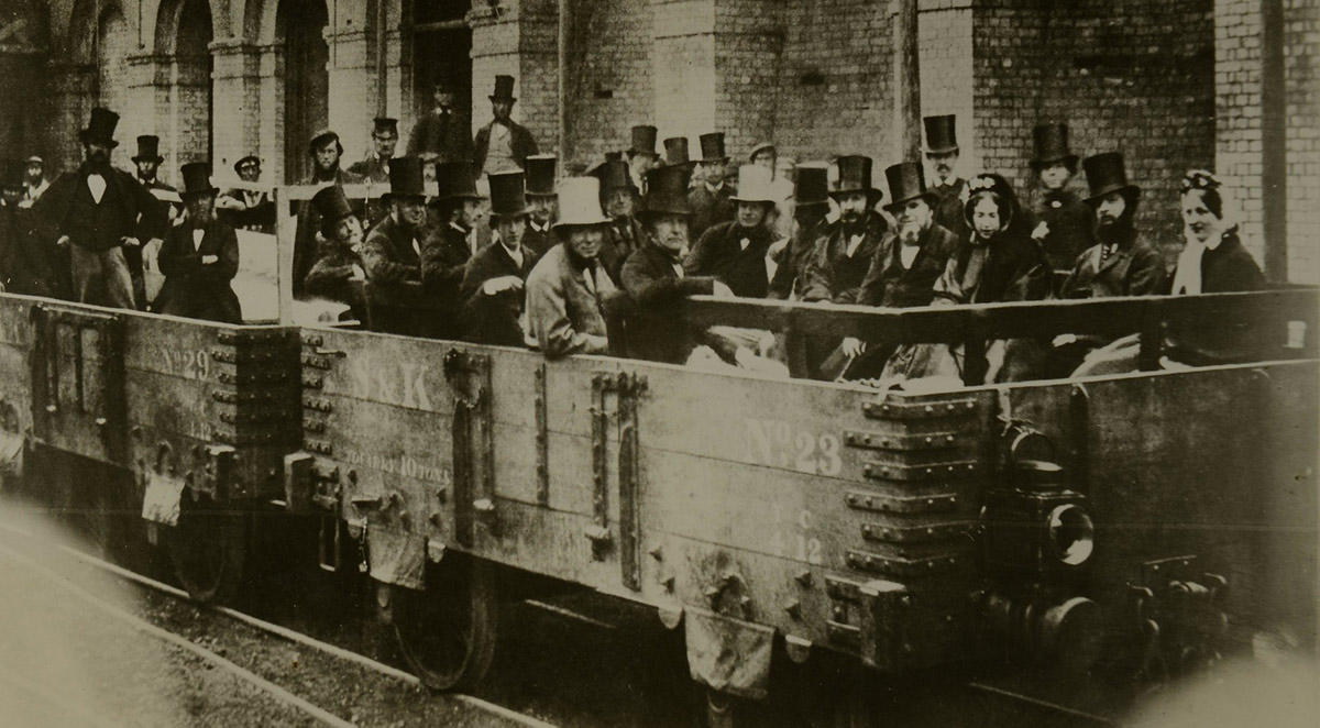 Open carriages on the Metropolitan Railway